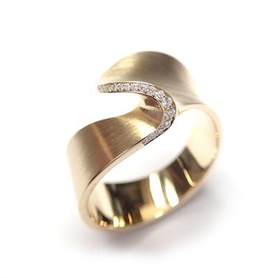 14 karaats geelgouden ring met diamantjes Cardillac